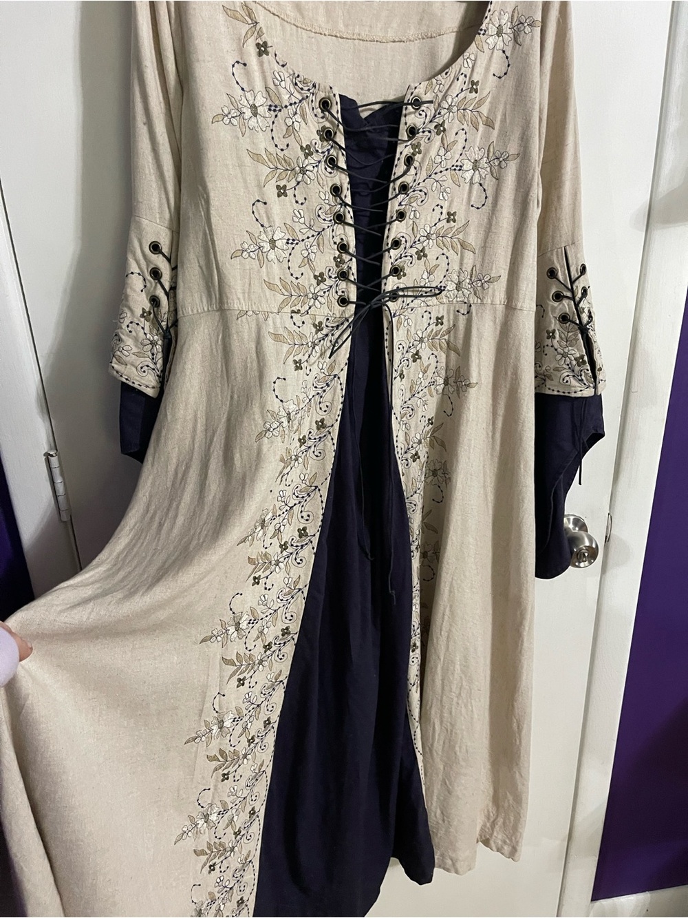 Medieval Style Dress - Picture 10 of 10